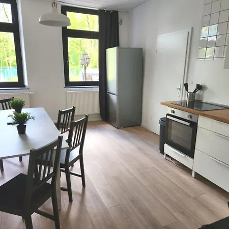 Voll-ausgestattete Monteurunterkuenfte Lägenhet *