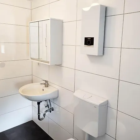 Voll-ausgestattete Monteurunterkuenfte Lägenhet Stolberg (Rhineland)