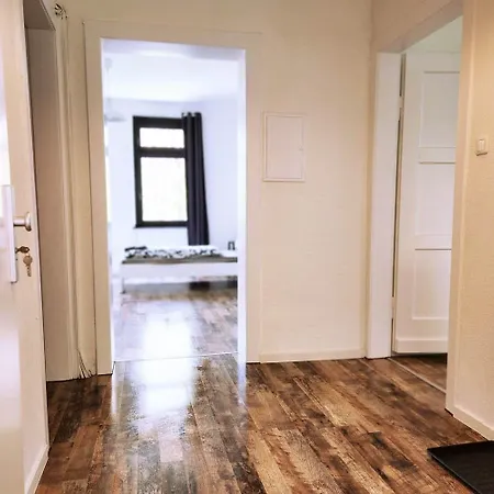 Voll-ausgestattete Monteurunterkuenfte Lägenhet *