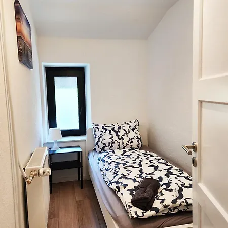 Voll-ausgestattete Monteurunterkuenfte Lägenhet Stolberg (Rhineland)